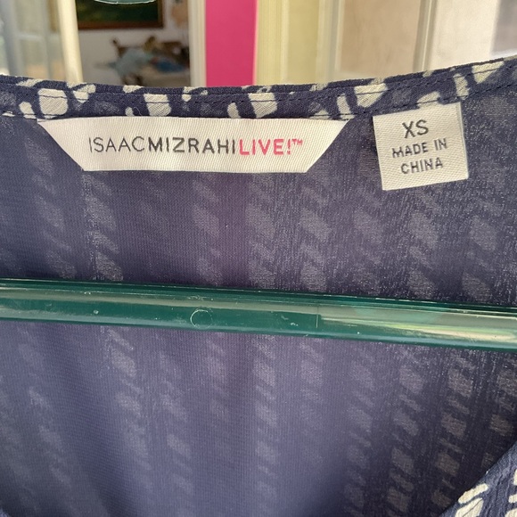 Isaac Mizrahi Women’s Buttoned Down Ruffle Accent Blouse szXS - Picture 9 of 11